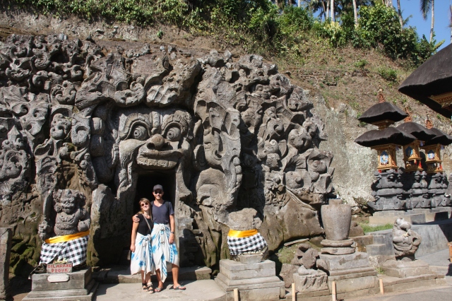 La classe en sarong, The Elephant Cave, Goa Gajah, Bali