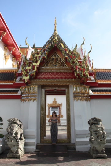Like a buddha, Wat Pho, Bangkok